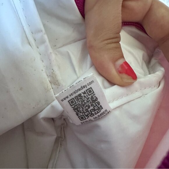 Vera Bradley | Hot Pink Paisley Insulated Lunch Box - Picture 9 of 10